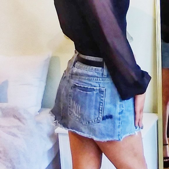 Light Wash Distressed Denim Jean Mini Skirt size 5 - Picture 4 of 5